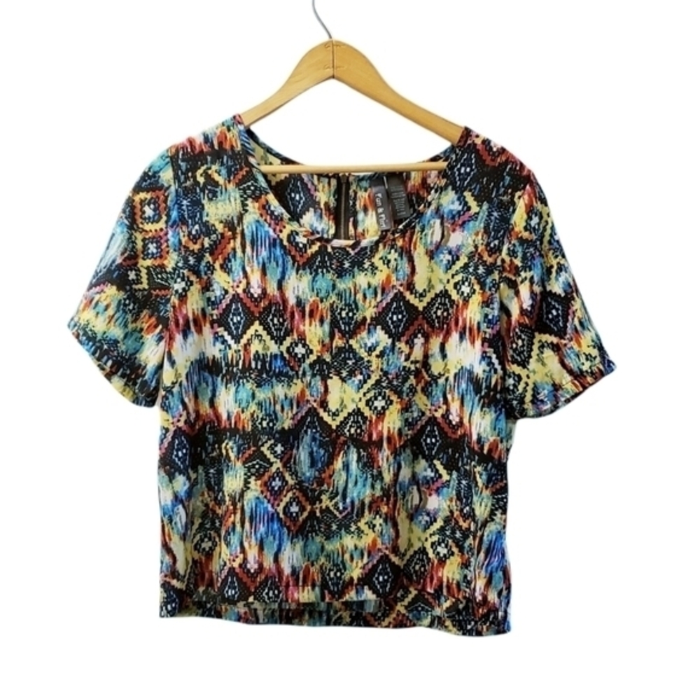 Aztec Bohemian Pattern short sleeve loose fit Top blouse size M multicol…